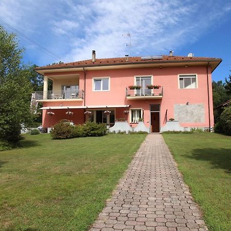 La Rosa Tra I Laghi B&B Meina Luaran gambar