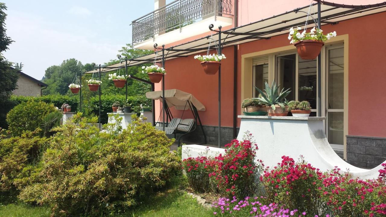 La Rosa Tra I Laghi B&B Meina Luaran gambar
