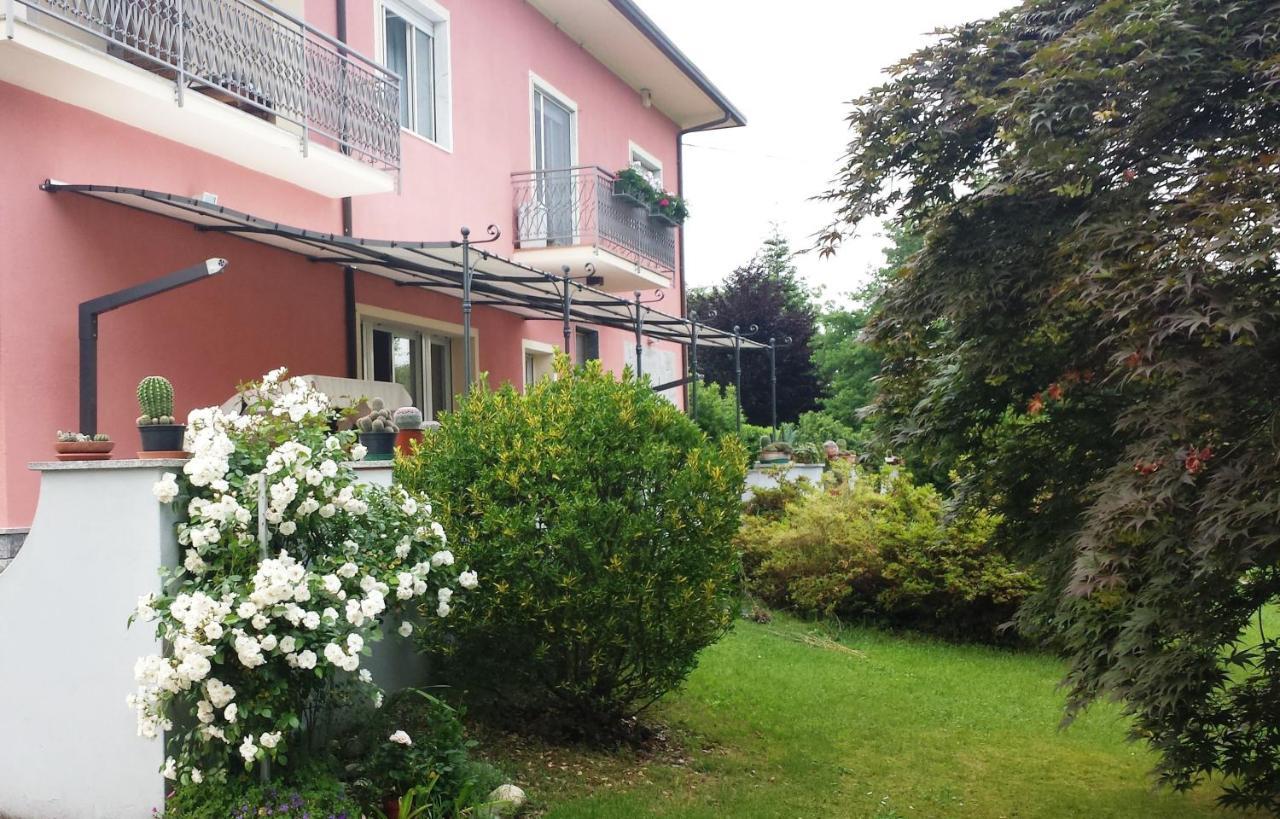 La Rosa Tra I Laghi B&B Meina Luaran gambar