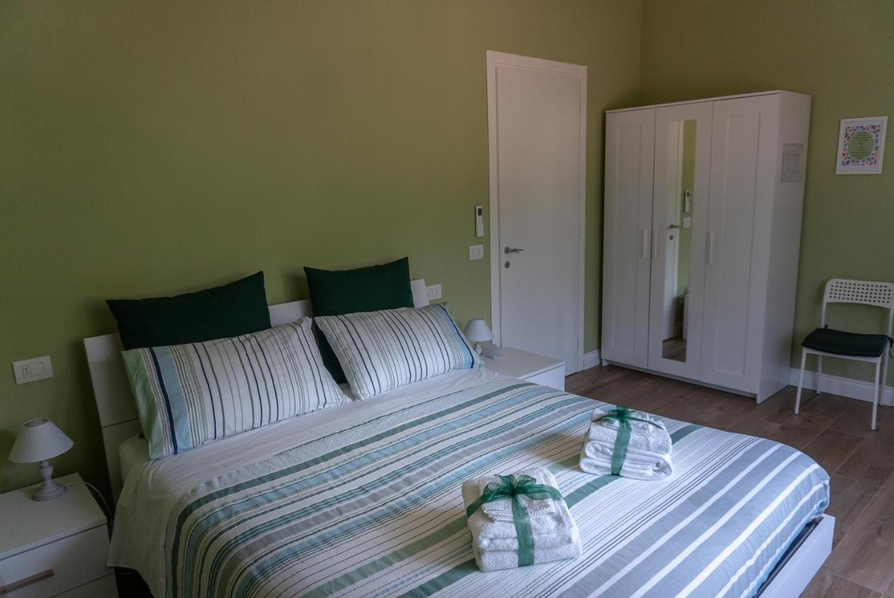 La Rosa Tra I Laghi B&B Meina Luaran gambar